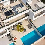 View Luxury - Sea View