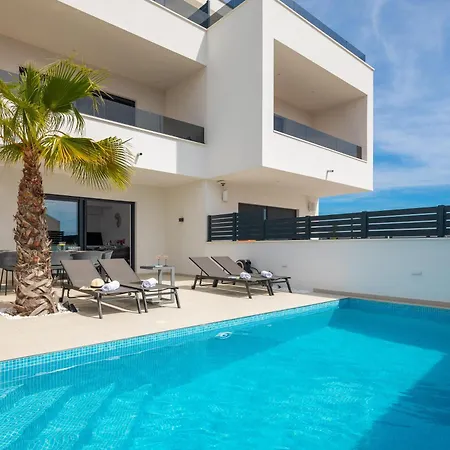 View Luxury - Sea View