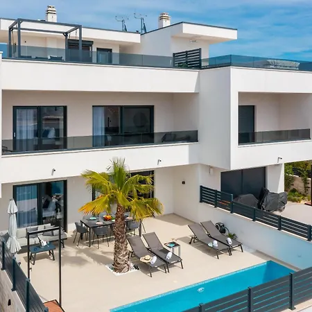 View Luxury - Sea View וודיצה