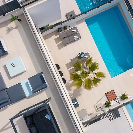 View Luxury - Sea View