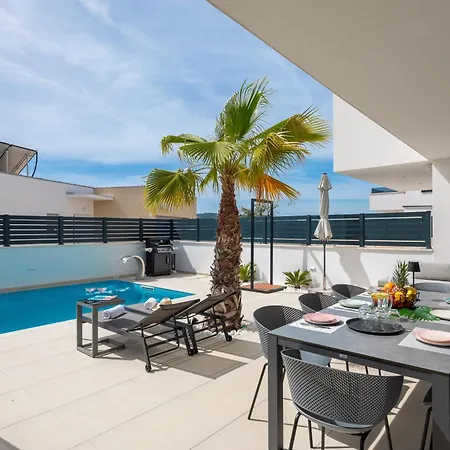 View Luxury - Sea View