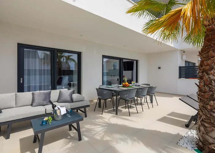 View Luxury - Sea View