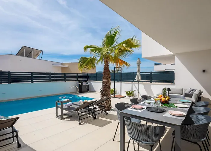 View Luxury - Sea View